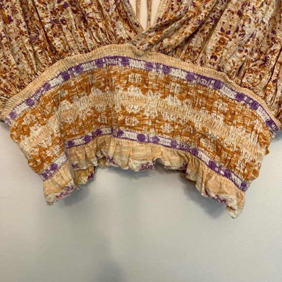 Free People smocked elastic v-neck blouse. NWT’s size medium - Picture 5 of 8